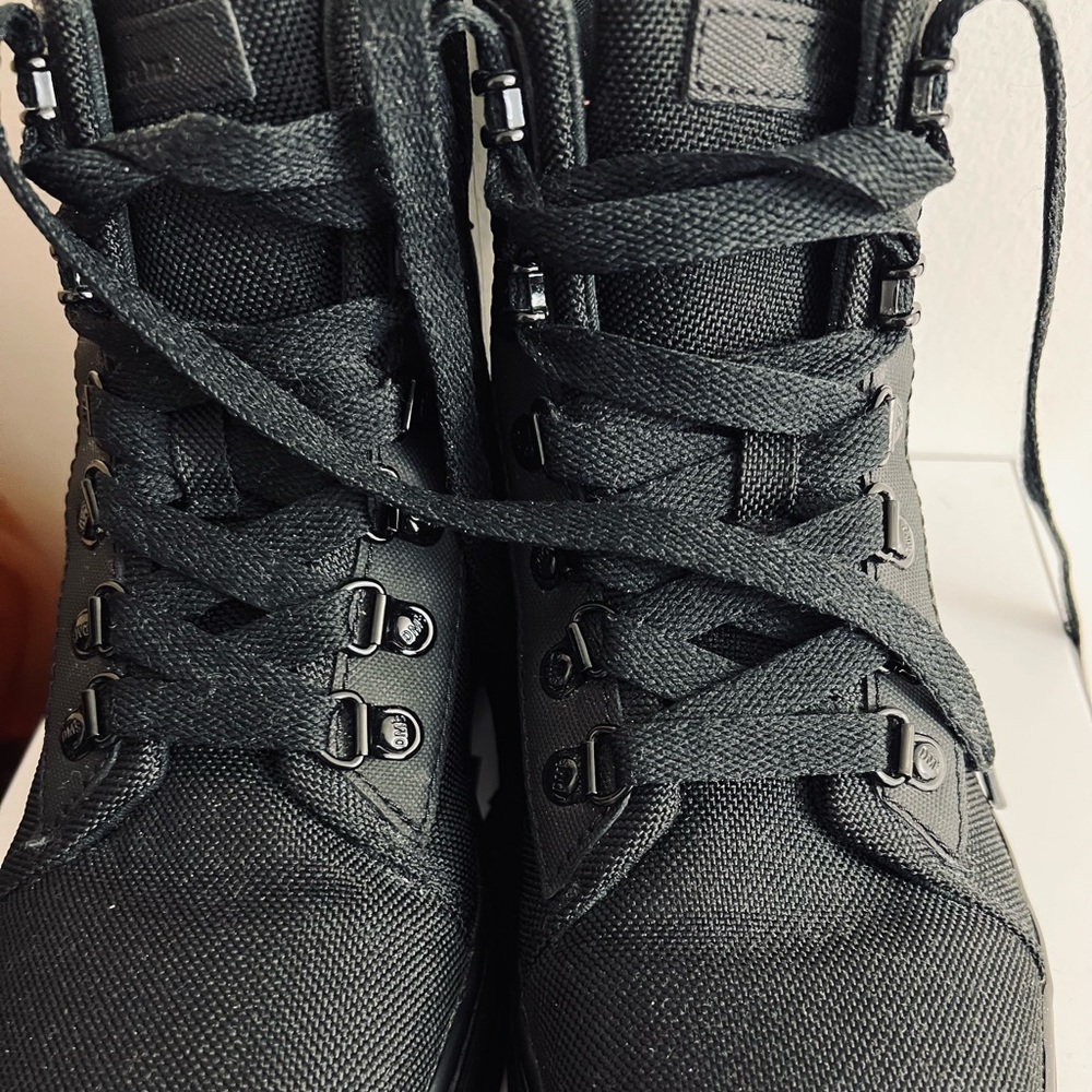 Dr Martens Combs Womens Poly Casual Boots Size 6